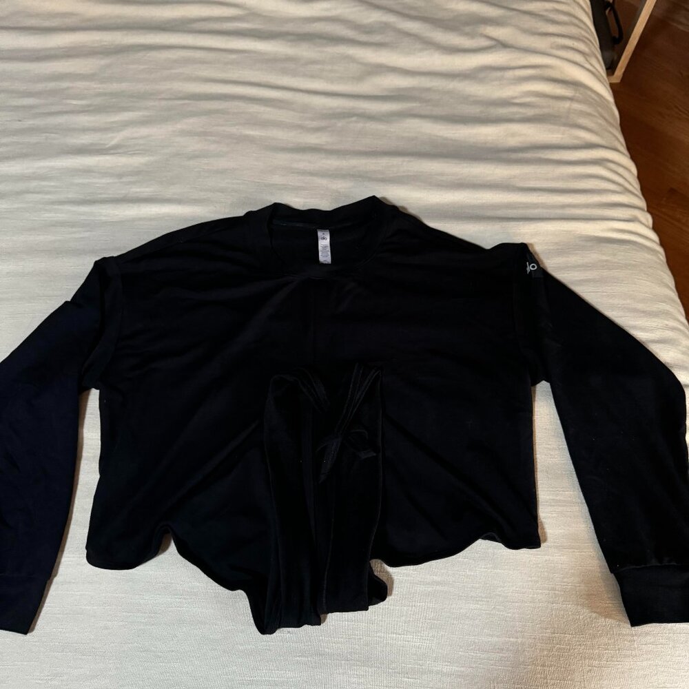 Alo Long-Sleeved Crop Black Wrap - Small (4-6)